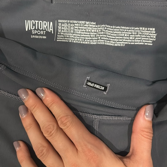 Victoria’s Secret workout leggings - Picture 2 of 6